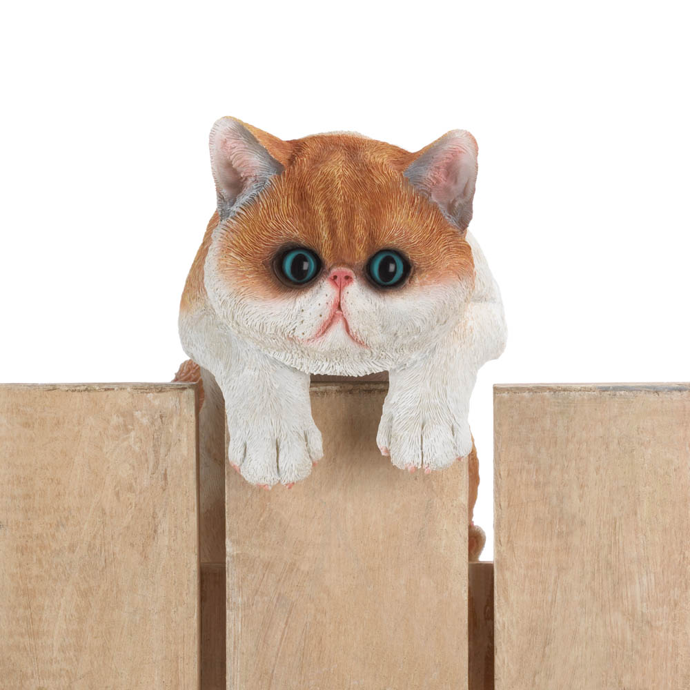 Climbing Big-Eyed Kitten "Giles" Decor